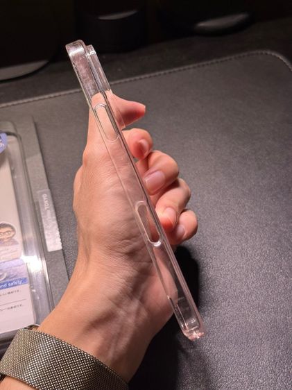 ปล่อยเคสใส Power Support Air Jacket iPhone 16 Pro Max แถมเคสบาง Switch Easy สีทองให้ด้วย  รูปที่ 8