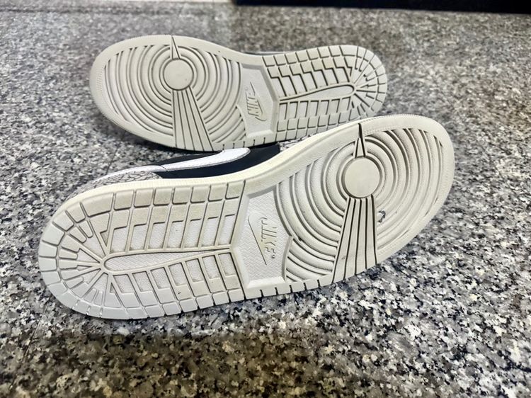 Nike Air Jordan 1 Retro Low OG "Black Cement" เบอร์44.5 รูปที่ 6