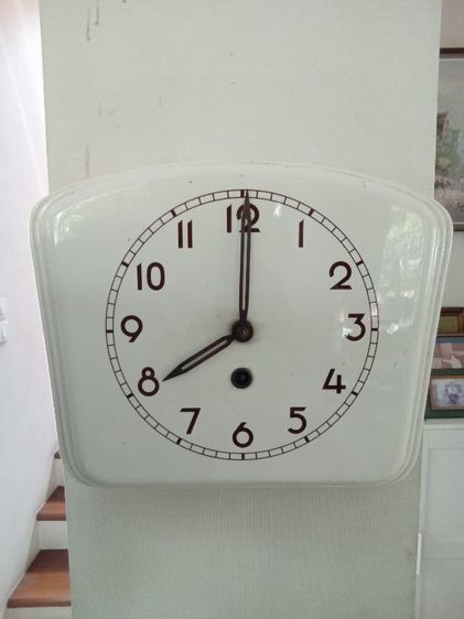 นาฬิกาแขวนผนังยุค 1960 