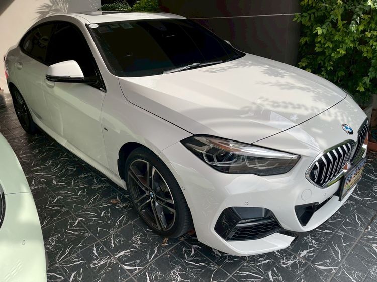 BMW Series 2 2021 220i Sedan เบนซิน ไม่ติดแก๊ส เกียร์อัตโนมัติ ขาว รูปที่ 3