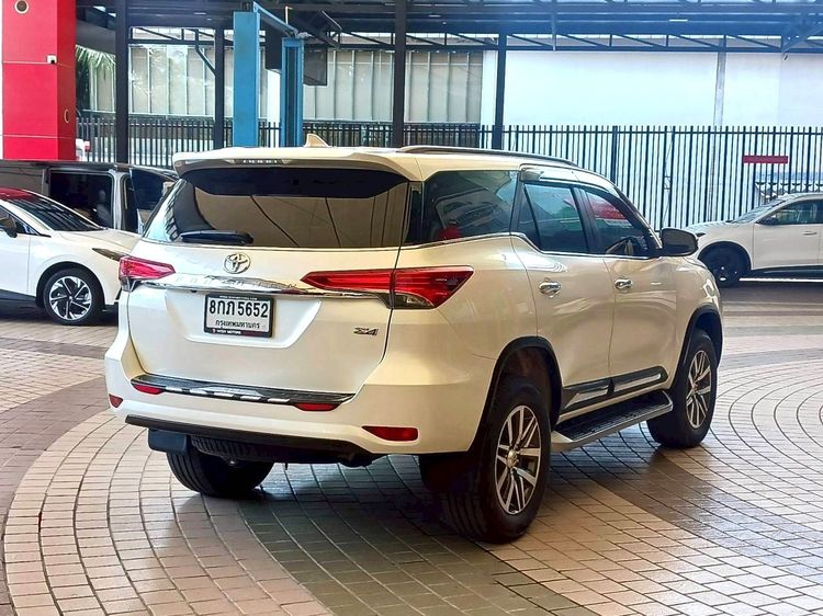 Toyota Fortuner 2018 2.8 TRD Sportivo Utility-car ดีเซล ไม่ติดแก๊ส เกียร์อัตโนมัติ ขาว รูปที่ 2