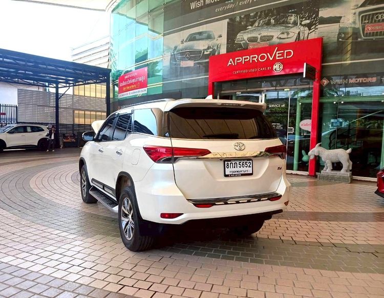 Toyota Fortuner 2018 2.8 TRD Sportivo Utility-car ดีเซล ไม่ติดแก๊ส เกียร์อัตโนมัติ ขาว รูปที่ 4