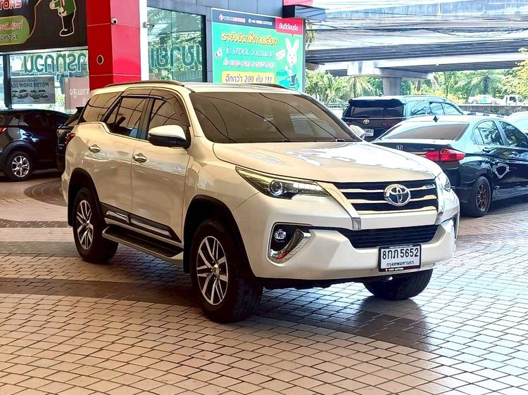Toyota Fortuner 2018 2.8 TRD Sportivo Utility-car ดีเซล ไม่ติดแก๊ส เกียร์อัตโนมัติ ขาว รูปที่ 3