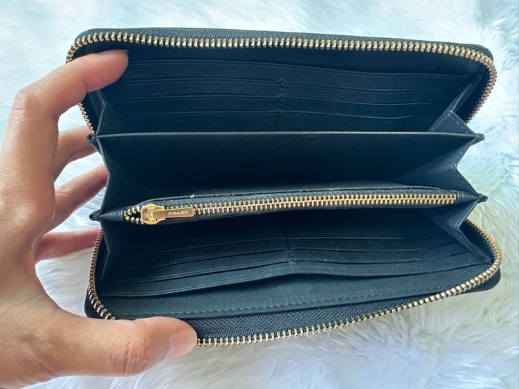 กระเป๋าสตางค์ Coach รุ่น Long Zip Around Wallet รูปที่ 7