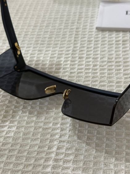 แว่นตากันแดด รูปที่ 12