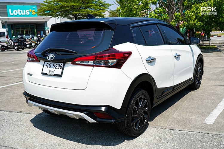 Toyota Yaris 2020 1.2 High Cross Sedan เบนซิน ไม่ติดแก๊ส เกียร์อัตโนมัติ ขาว รูปที่ 4
