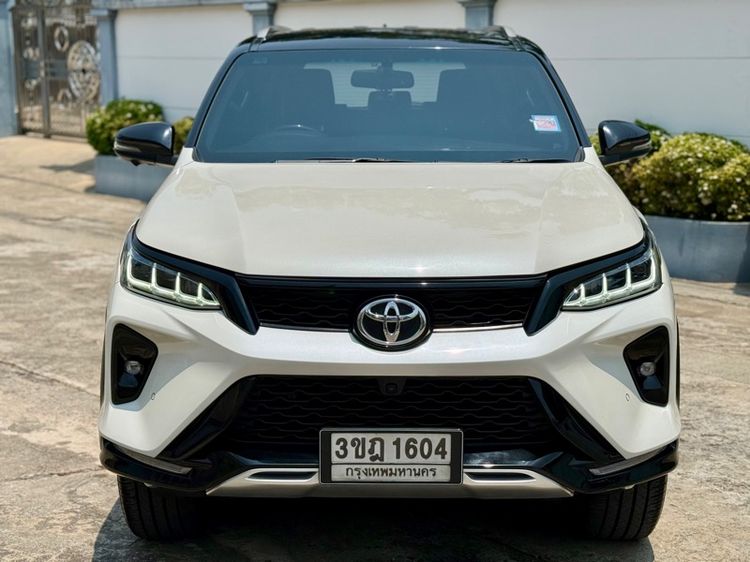 Toyota Fortuner 2021 2.4 LEGENDER 2WD AT Utility-car ดีเซล ไม่ติดแก๊ส เกียร์อัตโนมัติ ขาว รูปที่ 3