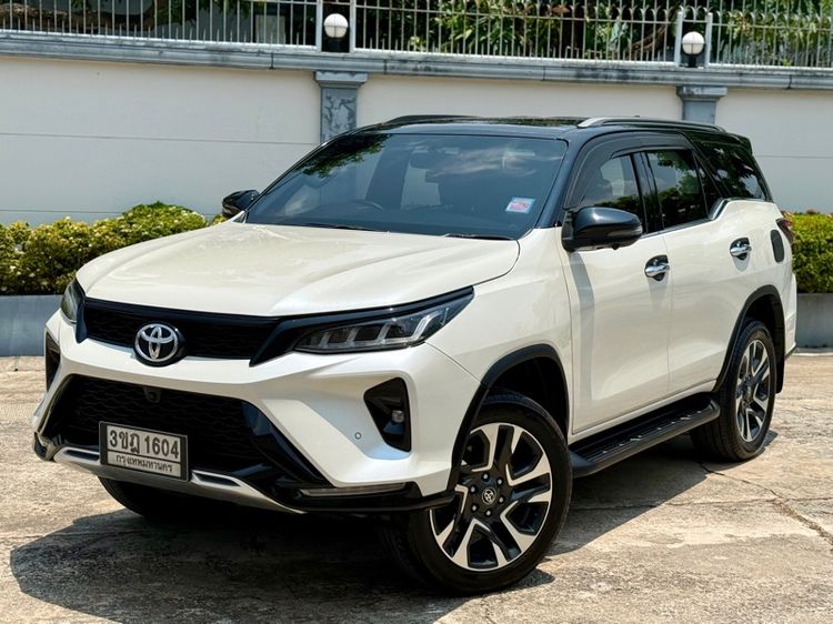 Toyota Fortuner 2021 2.4 LEGENDER 2WD AT Utility-car ดีเซล ไม่ติดแก๊ส เกียร์อัตโนมัติ ขาว รูปที่ 2