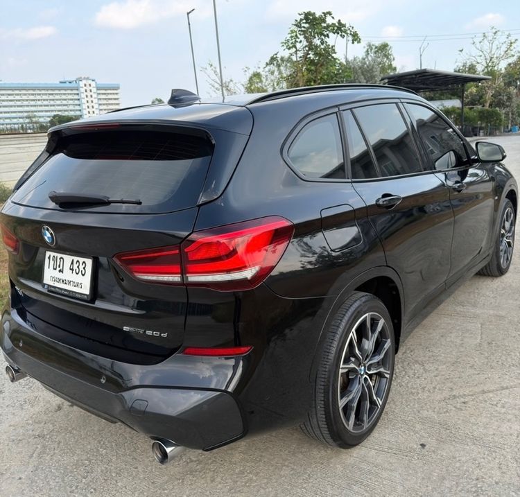 BMW X1 2022 2.0 sDrive20d M Sport Utility-car ดีเซล ไม่ติดแก๊ส เกียร์อัตโนมัติ ดำ รูปที่ 4