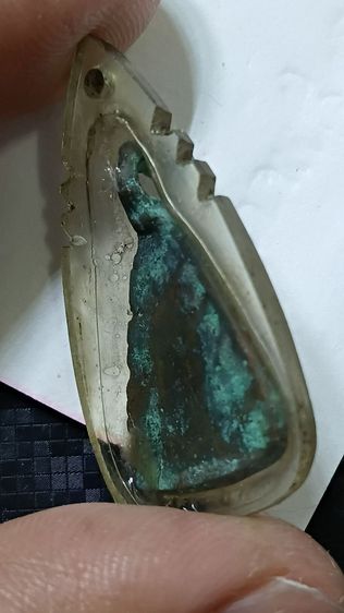 เหรียญจอบเล็กหลวงพ่อเงิน เลี่ยมเดิม ตามภาพ รูปที่ 4