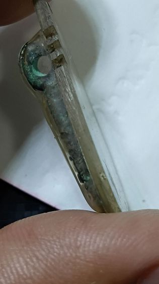 เหรียญจอบเล็กหลวงพ่อเงิน เลี่ยมเดิม ตามภาพ รูปที่ 6