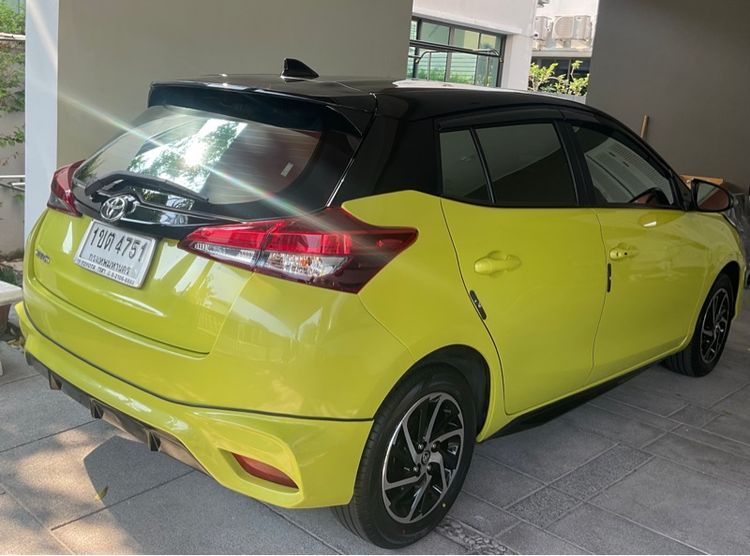 Toyota Yaris 2020 1.2 Sport Premium X Sedan เบนซิน เกียร์อัตโนมัติ เหลือง รูปที่ 2