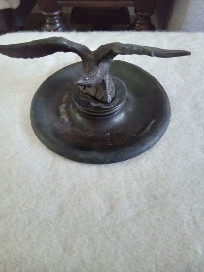 นกอินทรีโลหะสำหรับทับหนังสืองานยุโรป รูปที่ 2