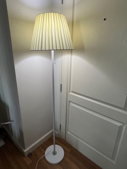 โคมไฟตั้งพื้น รูปที่ 2