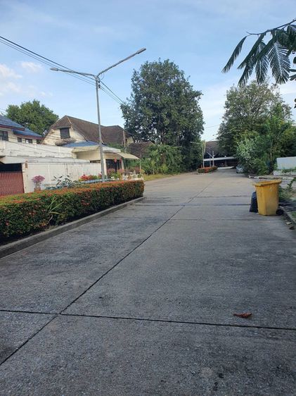 มีบางส่วน ขายที่ดินพร้อมสิ่งปลูกสร้าง 209 ตารางวา อยู่ห่างจากรถไฟฟ้า bts พหลโยธิน 59 400เมตร เดินทางสะดวกใกล้สถานที่สำคัญหลายแห่ง รูปที่ 4