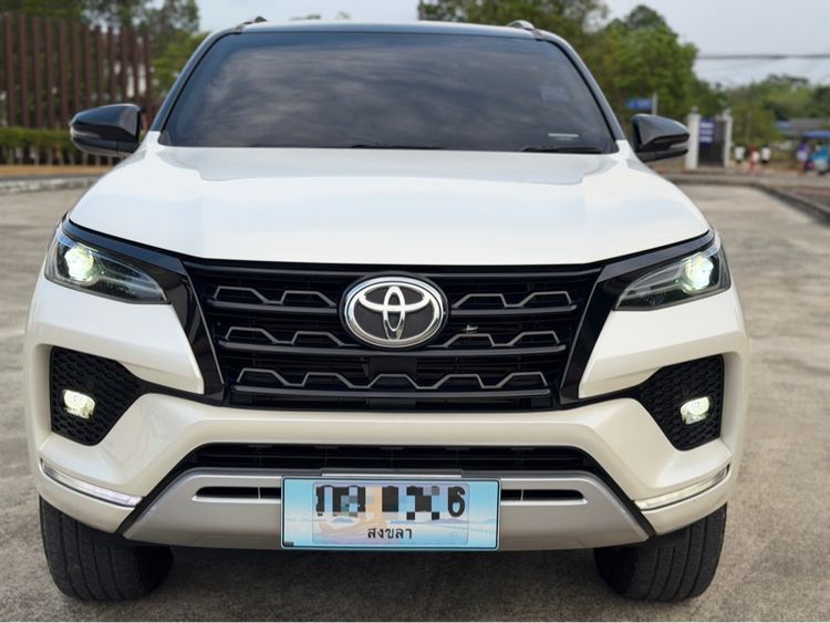 Toyota Fortuner 2021 2.4 G Van ดีเซล เกียร์อัตโนมัติ ขาว รูปที่ 2