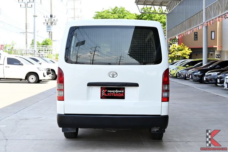 Toyota Hiace 2014 3.0 Economy Van ดีเซล ไม่ติดแก๊ส เกียร์ธรรมดา ขาว รูปที่ 4
