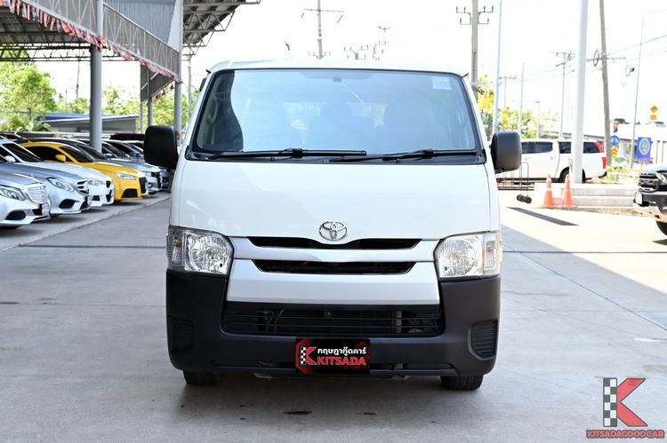 Toyota Hiace 2014 3.0 Economy Van ดีเซล ไม่ติดแก๊ส เกียร์ธรรมดา ขาว รูปที่ 2