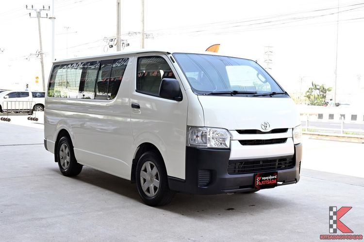 Toyota Hiace 2014 3.0 Economy Van ดีเซล ไม่ติดแก๊ส เกียร์ธรรมดา ขาว