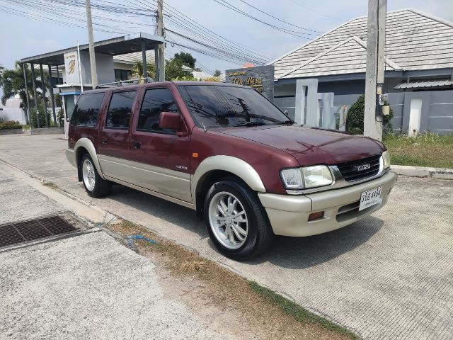 รถ Isuzu Adventure รุ่นย่อยอื่นๆ สี แดง