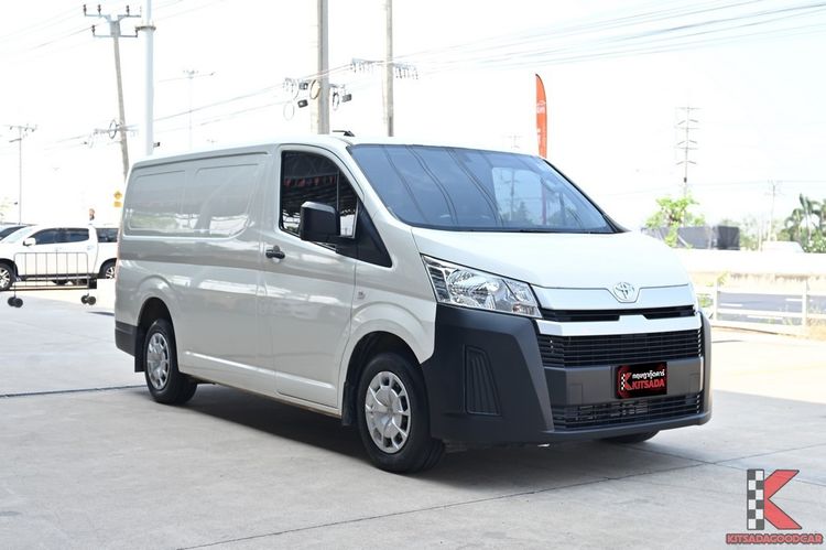 Toyota Hiace มือสอง 2.8 Eco 2022 โฉมใหม่ตู้ทึบจากศูนย์ ไมล์น้อยที่สุด 1 หมื่นโลแท้ สภาพป้ายแดง (รหัสสินค้า IAIF)