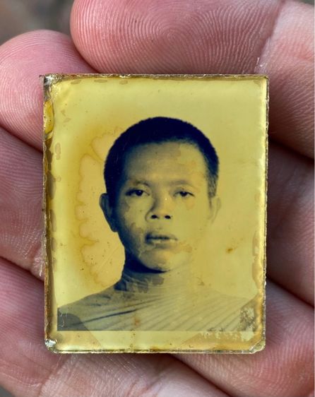 เหรียญหลวงพ่อคง ปี 2517 กับ ภาพถ่ายกรอบอัดกระจกหลวงพ่อคูณ( รับทั้งหมด2 องค์) รูปที่ 8