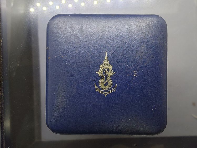 เหรียญสมเด็จพระเจ้าตากสิน ที่ระลึกเปิดพระบรมราชานุสาวรีย์ ณ พระราชวังเดิม พ.ศ.2540 เนื้อทองแดงนอกขัดเงา พร้อมกล่องเดิม รูปที่ 8