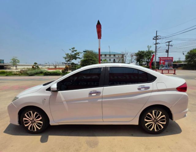 Honda City 2016 1.5 V Plus i-VTEC Sedan เบนซิน ไม่ติดแก๊ส เกียร์อัตโนมัติ ขาว รูปที่ 2