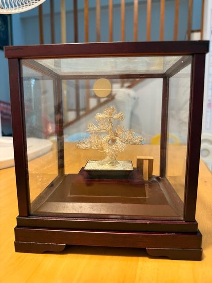 ขาย งานศิลป์ญี่ปุ่นแท้ “ต้นสนบอนไซเงินแท้ (純銀)” ลายเซ็นช่าง 光則 พร้อมตู้โชว์เดิม รูปที่ 3