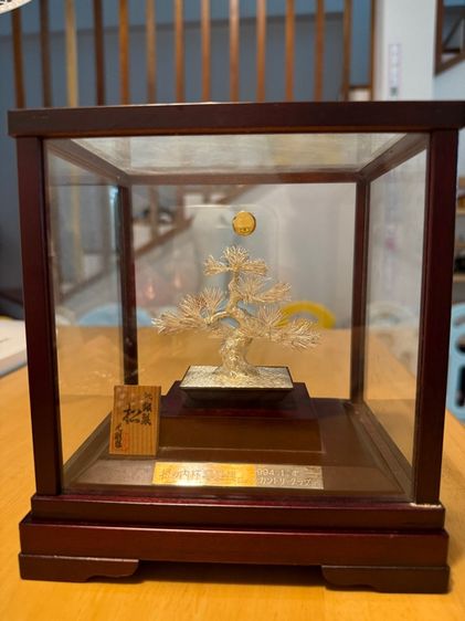 ขาย งานศิลป์ญี่ปุ่นแท้ “ต้นสนบอนไซเงินแท้ (純銀)” ลายเซ็นช่าง 光則 พร้อมตู้โชว์เดิม รูปที่ 4