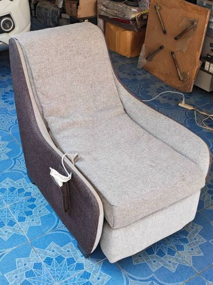 sale12000บาทเท่านั้น
เก้าอี้นวดไฟฟ้า Panasonic EP-MS40 เครื่องนวดโซฟา ที่มีดีไซน์เหมือนโซฟาและรวมฟังก์ชันการนวดและที่พักเท้าและนวดน่อง รูปที่ 9