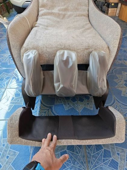 sale12000บาทเท่านั้น
เก้าอี้นวดไฟฟ้า Panasonic EP-MS40 เครื่องนวดโซฟา ที่มีดีไซน์เหมือนโซฟาและรวมฟังก์ชันการนวดและที่พักเท้าและนวดน่อง รูปที่ 11