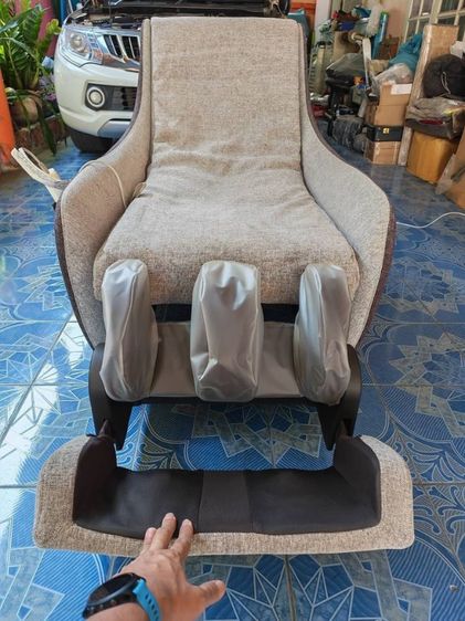 sale12000บาทเท่านั้น
เก้าอี้นวดไฟฟ้า Panasonic EP-MS40 เครื่องนวดโซฟา ที่มีดีไซน์เหมือนโซฟาและรวมฟังก์ชันการนวดและที่พักเท้าและนวดน่อง รูปที่ 4