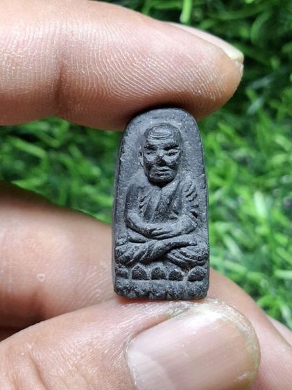 หลวงปู่ทวดเนื้อว่านเก่าสวยคม ไม่ทราบรุ่นปี