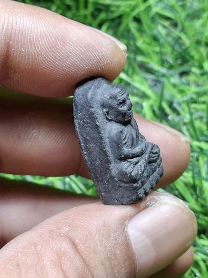 (ปิดแล้วครับ)หลวงปู่ทวดเนื้อว่านเก่าสวยคม ไม่ทราบรุ่นปี รูปที่ 3