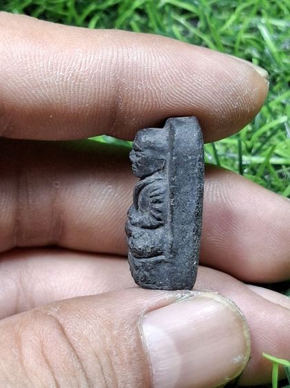 (ปิดแล้วครับ)หลวงปู่ทวดเนื้อว่านเก่าสวยคม ไม่ทราบรุ่นปี รูปที่ 4