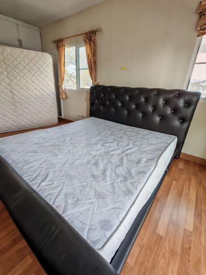 ขายเตียงนอนอย่างดี สภาพดี ขนาด 6 ฟุต    รูปที่ 4