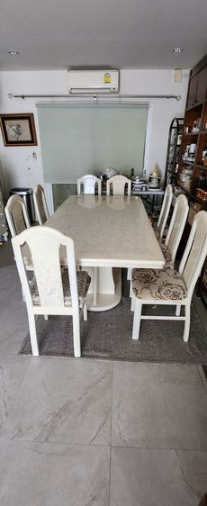 โต๊ะรับประทานอาหารขนาด2เมตรพร้อมเก้าอี้ 8 ตัว