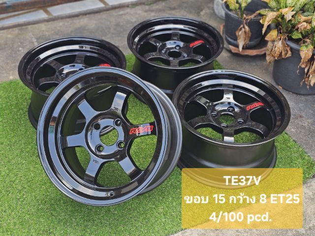อะลูมิเนียมอัลลอย 15" RAYS TE37V
ขอบ 15 กว้าง 8 ET25
4รู100 pcd.