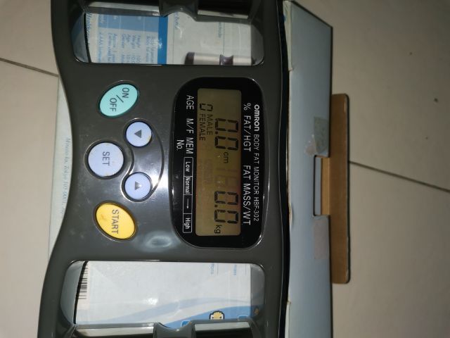 เครื่องตรวจวัดมวลไขมันร่างกาย มีคู่มือ รูปที่ 2