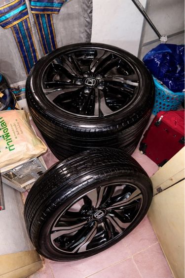 ล้อเดิม civic fk 1.5 rs ปี21 แถมยางเดิมโรงงาน รูปที่ 2