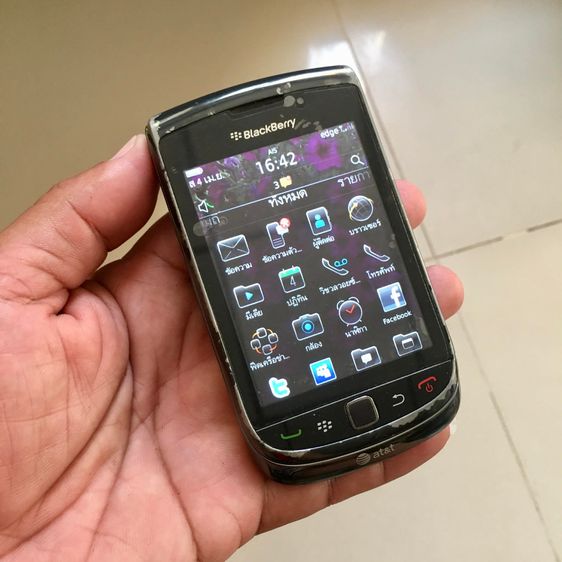 BlackBerry 9800 สภาพดี จอสีทัชได้ เทสด้วยซิมAISใช้งานปกติ แบตแท้เก็บไฟ(บวมนิดๆ) กล้องใช้งานได้ มีสายชาร์จแท้ให้ครับ 