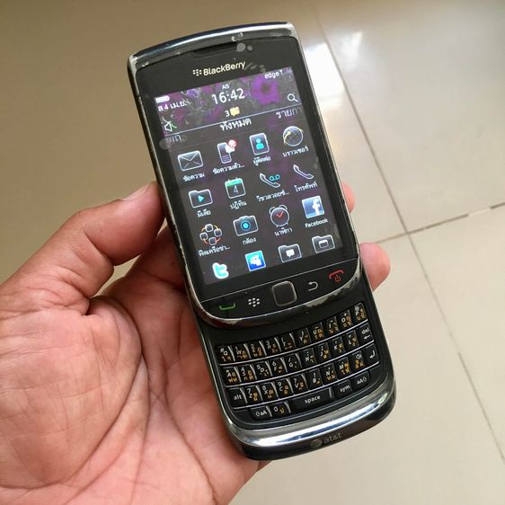 BlackBerry 9800 สภาพดี จอสีทัชได้ เทสด้วยซิมAISใช้งานปกติ แบตแท้เก็บไฟ(บวมนิดๆ) กล้องใช้งานได้ มีสายชาร์จแท้ให้ครับ  รูปที่ 2