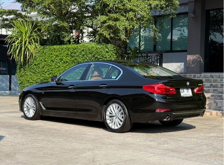 BMW Series 5 2018 520d Sedan ดีเซล ไม่ติดแก๊ส เกียร์อัตโนมัติ ดำ รูปที่ 4