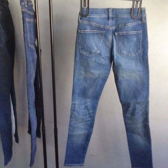 กางเกงยีนส์ผู้หญิงของ Uniqlo รุ่น Ultra Stretch Skinny Fit รูปที่ 2