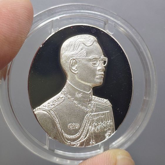 เหรียญแห่งศรัทธา เนื้อเงินขัดเงา ที่ระลึก ครบรอบ 50 ปี คณะแพทยศาสตร์ จุฬาลงกรณ์มหาวิทยาลัย พ.ศ.2540 พร้อมกล่อง และใบรับรอง รูปที่ 4