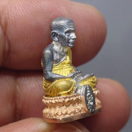 สมเด็จหลวงพ่อทวด วัดช้างให้ ลอยองค์ ม.ว.ก. เนื้อเงินสามกษัตริย์ ที่ระลึกเฉลิมพระเกียรติ 50 พรรษา พระบรมโอรสาธิราชๆ พุทธาภิเษก ณ วัดพระศรีๆ 2 รูปที่ 5