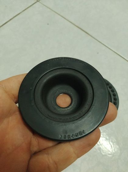 แผ่นปิดยึดหัวโช๊ค vios gen 2 รูปที่ 2