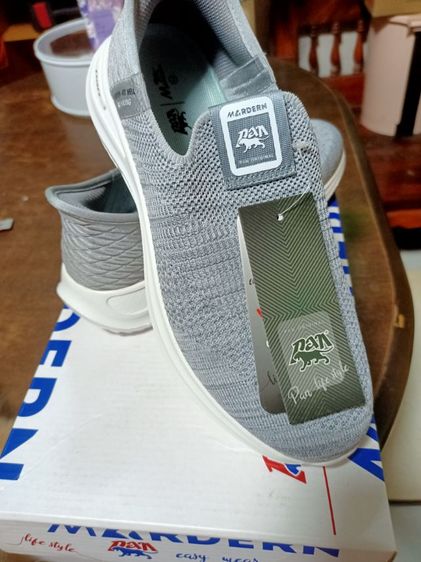 รองเท้าแพน รูปที่ 11