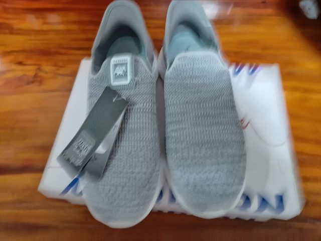 รองเท้าแพน รูปที่ 2